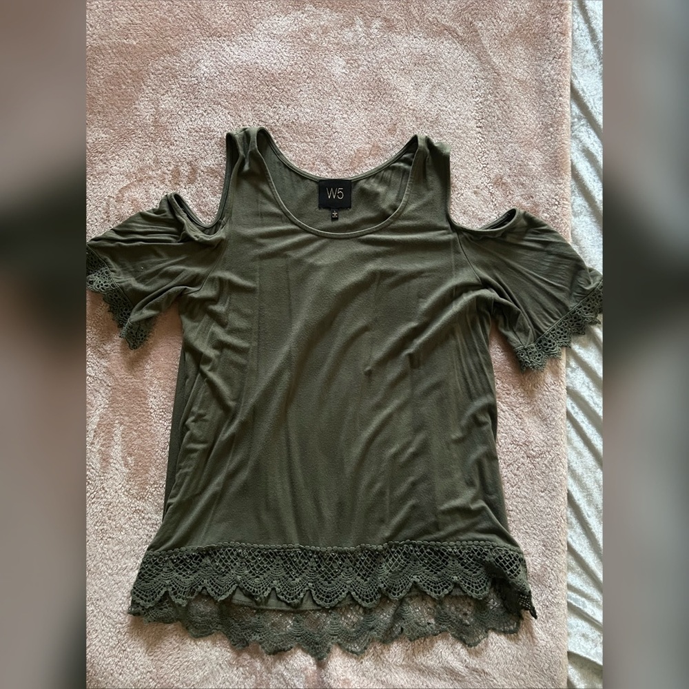 Women’s Cold Shoulder Top